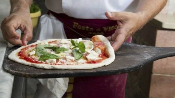 Napoli, 2 milioni di firme perché l'arte dei pizzaioli diventi Patrimonio Unesco