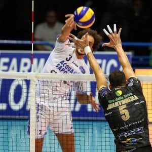 Volley, Superlega: Perugia e Lube sole al comando. Modena vince solo al tie break