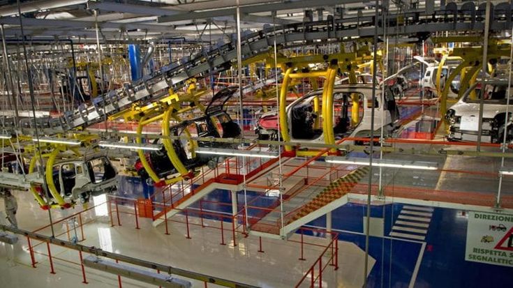 L’industria rimbalza a maggio. Ocse: “In Italia più forte calo dei salari tra grandi economie”. E ci bacchetta sui rinnovi