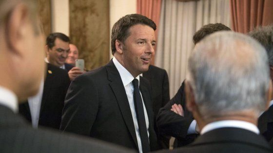 Renzi al Business Forum a Teheran: "Lavorare insieme all'Iran sulle sfide geopolitiche"