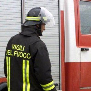 Torino, incendio distrugge villetta. Si salva una coppia di 65 anni