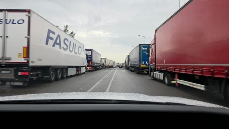 Protesta tir: blocchi su strada. Scorta per beni essenziali. Viminale: 1339 identificati, 71 denunce