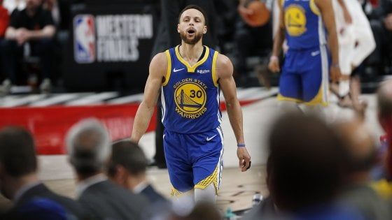 Basket Nba, finale Ovest: Golden State alle Finals ed è già storia
