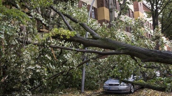 Germania flagellata dalla tempesta "Xavier": 7 morti e danni ingentissimi in sei Land