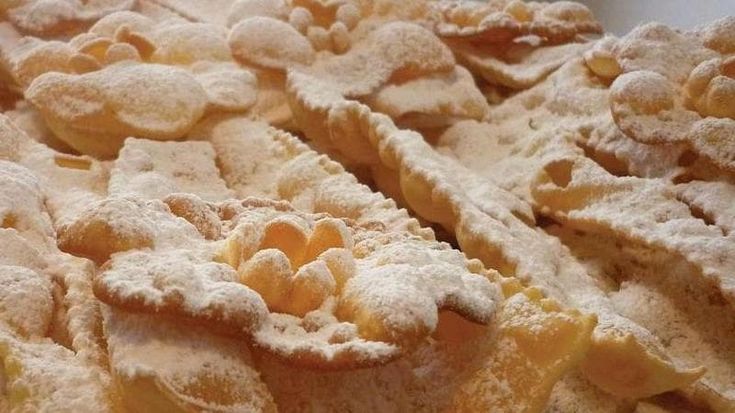 Carnevale, i cenci sono il dolce tipico più amato in Toscana