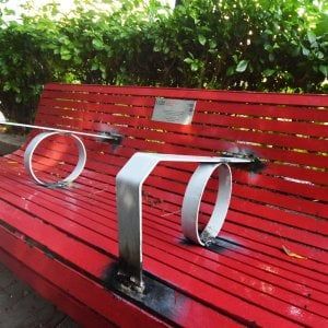 Palermo, piazza Tredici Vittime: rimossi i braccioli anti-clochard