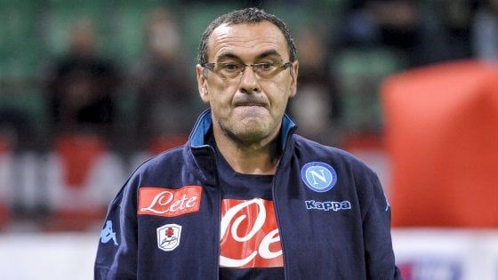Napoli, l'imbarazzo di Sarri, cancellato l'incontro con i tifosi per non parlare del caso Higuain