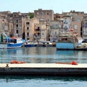 Taranto, cade dalla barca durante la regata: annega velista 59enne