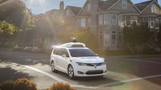 Intel e Waymo (Google). Accordo per sviluppare la guida autonoma 