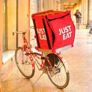 Servizi di food delivery a confronto: Just Eat il più capillare, a Foodora il voto più alto