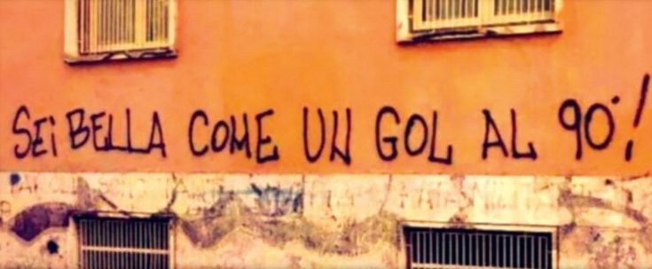 "Dell'amore ho solo le maniglie", per San Valentino le scritte sui muri diventano un libro 