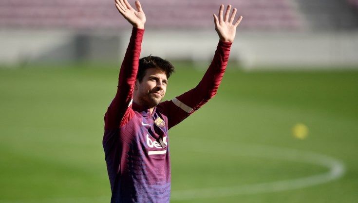 Barcellona, Piqué replica alle accuse di essere il più pagato pubblicando l'estratto conto sui social