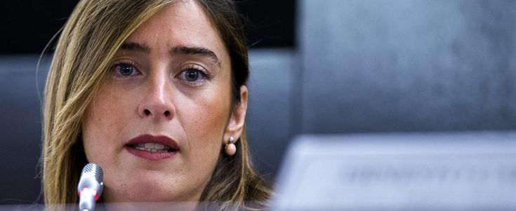 De Bortoli: "Boschi chiese a Unicredit di comprare Banca Etruria". Ma lei smentisce: "Ennesima campagna di fango"