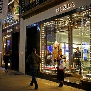 Tonfo di Prada dopo i conti 2018