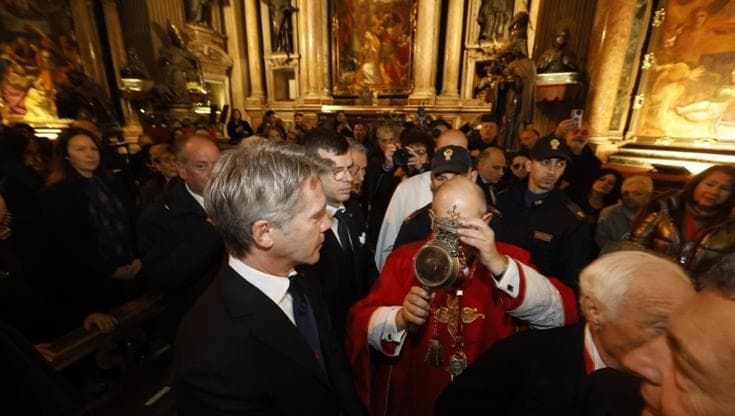 San Gennaro, sciolto il sangue nel duomo di Napoli: “Si è ripetuto il prodigio di dicembre”
