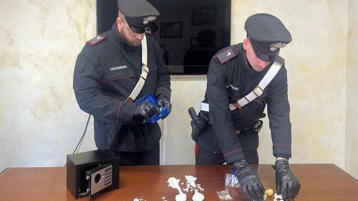 Ostia, blitz antidroga in tre piazze di spaccio: quattro arresti