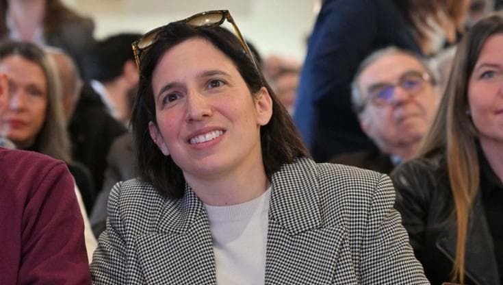 Schlein chiude la due giorni di ascolto Pd a Napoli: “Scuola e cultura riscatto del Sud”