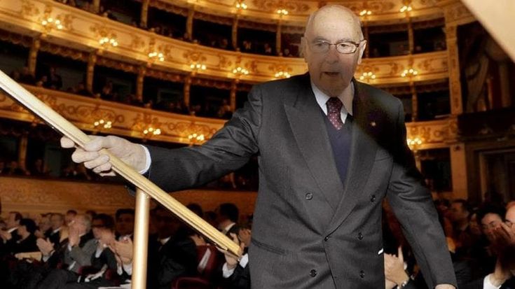 Al funerale laico di Napolitano le orazioni bipartisan e l’addio del figlio
