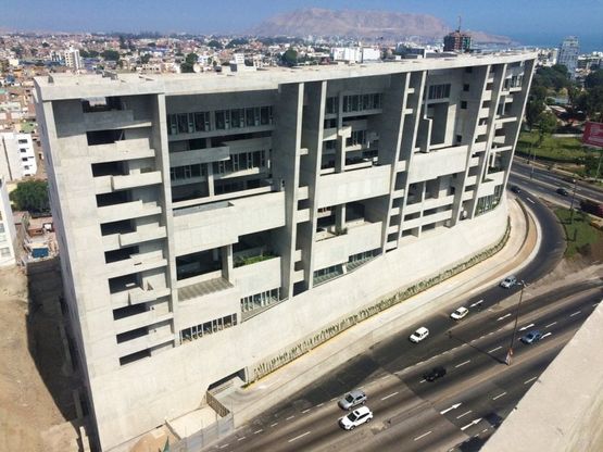 Lima: il gigante di cemento eletto "edificio più bello del mondo"