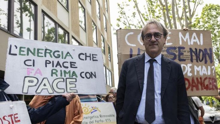 Bonelli: “Bruciati già 2 miliardi: alla fine pagano gli italiani. Meglio tassare gli extraprofitti”