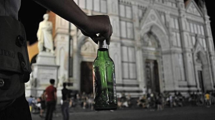 Drink venduti in strada ai minori, chiuso per 30 giorni un locale in via Ghibellina