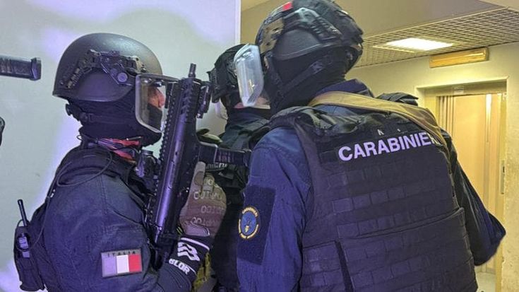 In manette i narcos dell’officina: sgominata la rete di spaccio tra Lariano, Velletri e il pontino