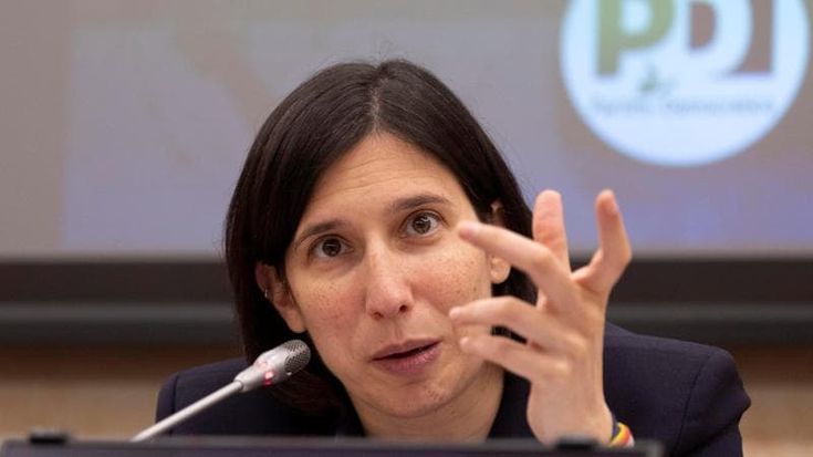 Il no dell’opposizione alla mozione unitaria: “È tutto un bluff”