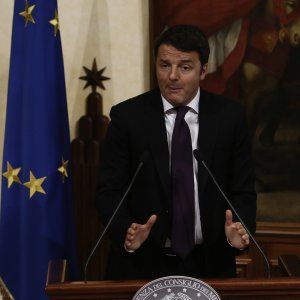 Renzi: "Licenziamenti in 48 ore per i fannulloni della P.a."