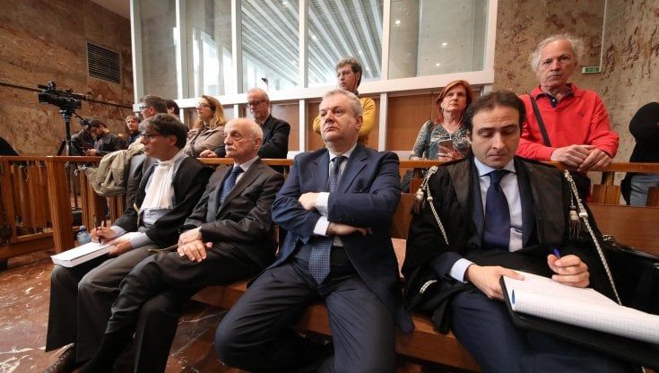 Una sentenza e molti misteri: la mafia tratta e non lascia prove