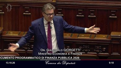 L'ironia di Giorgetti alla Camera. "Grazie ai colleghi presenti". Sono 12
