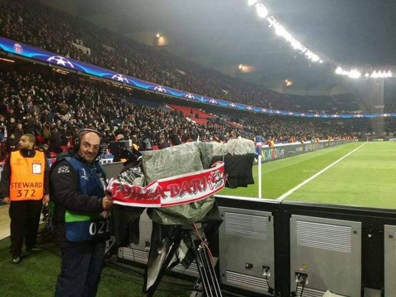 Un po' di Bari in Champions: il cameraman biancorosso