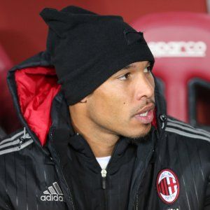 Milan, niente Juve per De Jong. Balotelli si opera in Germania