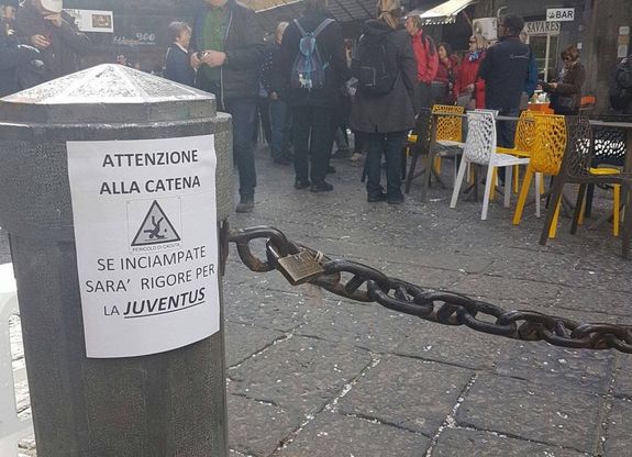 L'ironia dei napoletani per sdrammatizzare la sconfitta con la Juve