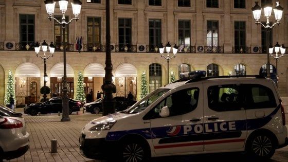 Parigi, rapina a mano armata alla gioielleria dell'hotel Ritz. Tre malviventi fermati, due in fuga