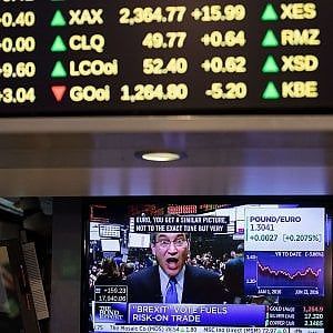 Brexit, la paura fa crollare la sterlina: mai così bassa dall'85