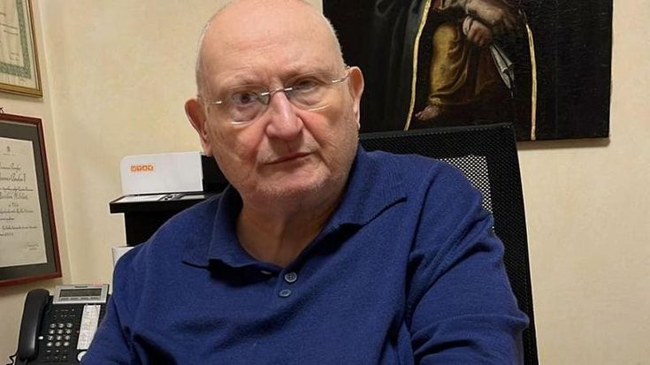 San Lorenzo in Lucina, il caso del restauro con il volto di Meloni, il parroco: “È la premier, che male c’è? Quelle sono le anime del purgatorio”