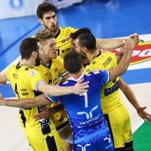 Volley, Superlega: anche Modena in semifinale, Verona cede nella bella