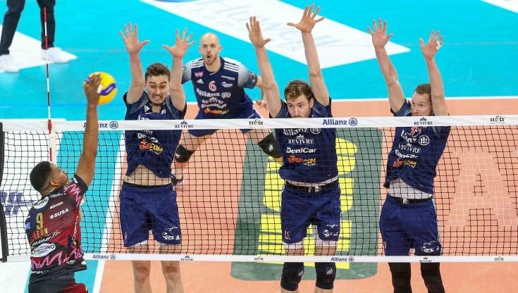 Volley, Superlega: Trento vola in semifinale, Perugia e Vibo Valentia a gara 3. Civitanova batte Modena