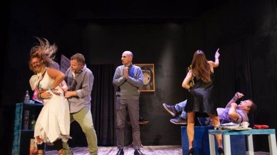 Con la comicità di "Porno subito" al via la XXXV rassegna del teatro Barbuti