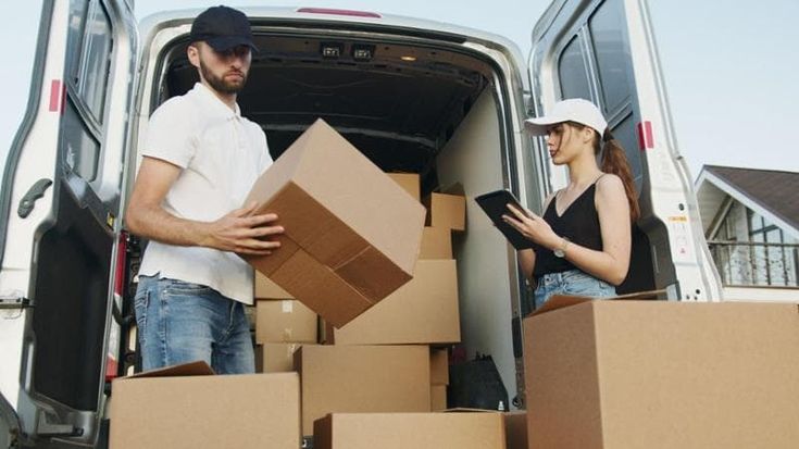 Resi, è boom durante i saldi. Da Amazon a Zara: ecco come restituire gli acquisti