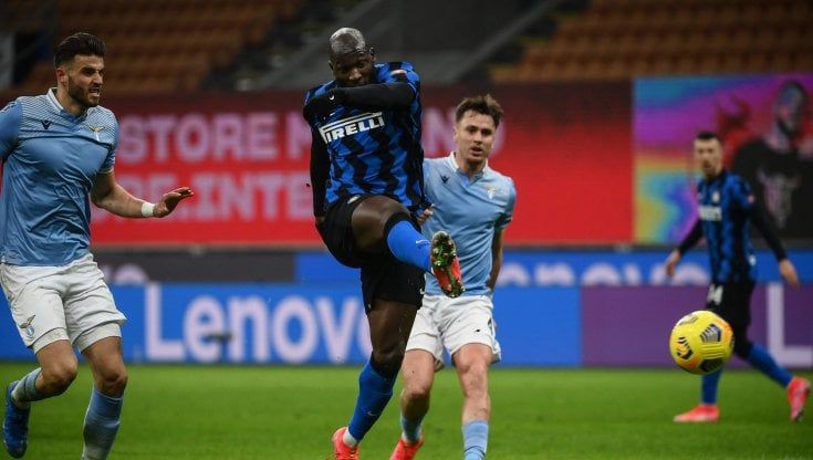 Inter-Lazio 3-1, Lukaku è un ciclone: i nerazzurri volano in testa alla classifica