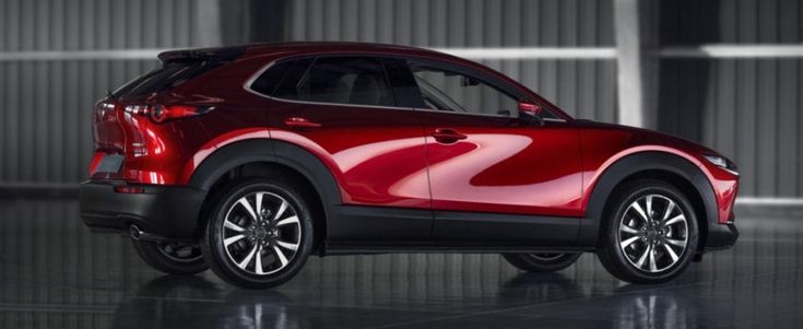 Mazda, la CX-30 diventa ibrida