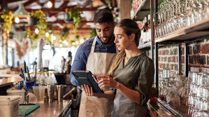 Lavoro in somministrazione: dal settore Ho.re.ca al retail aumentano gli annunci online (+22%)
