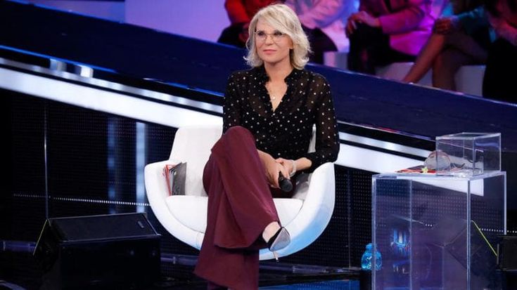 “Amici”, ecco chi va in finale: cronaca della semifinale, chi è uscito e chi ha vinto la sfida