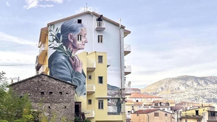 Vietri di Potenza, messaggio di pace nel nuovo murale dello street artist Antonino Perrotta