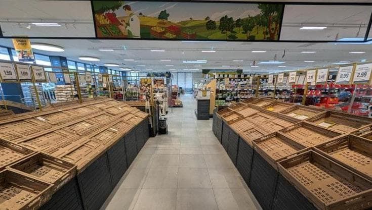 Supermercati, scaffali pieni al 40 per cento. “Ma ora ne approfittano con i prezzi in aumento”