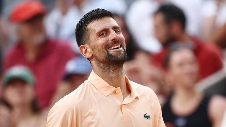 Roland Garros, Djokovic eliminato: Fonseca fa l’impresa dopo cinque ore. Zverev accede agli ottavi