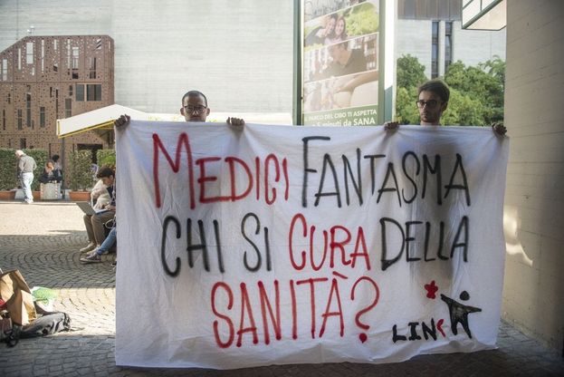 In tremila per entrare Medicina a Bologna: l'ansia, le speranze, la protesta