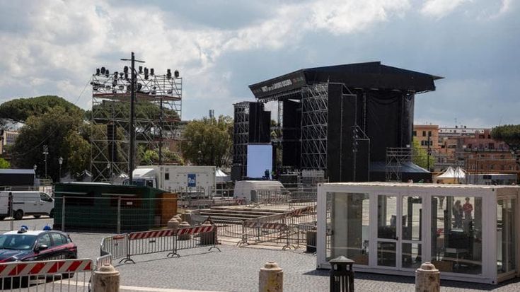 San Giovanni, torna il concertone: “Chi rompe la nuova piazza paga”