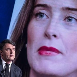 Caso banche, Renzi difende Boschi: "Passo indietro? Non esiste, decideranno gli elettori"